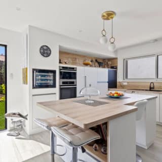 cuisine contemporaine blanche maison neuve
