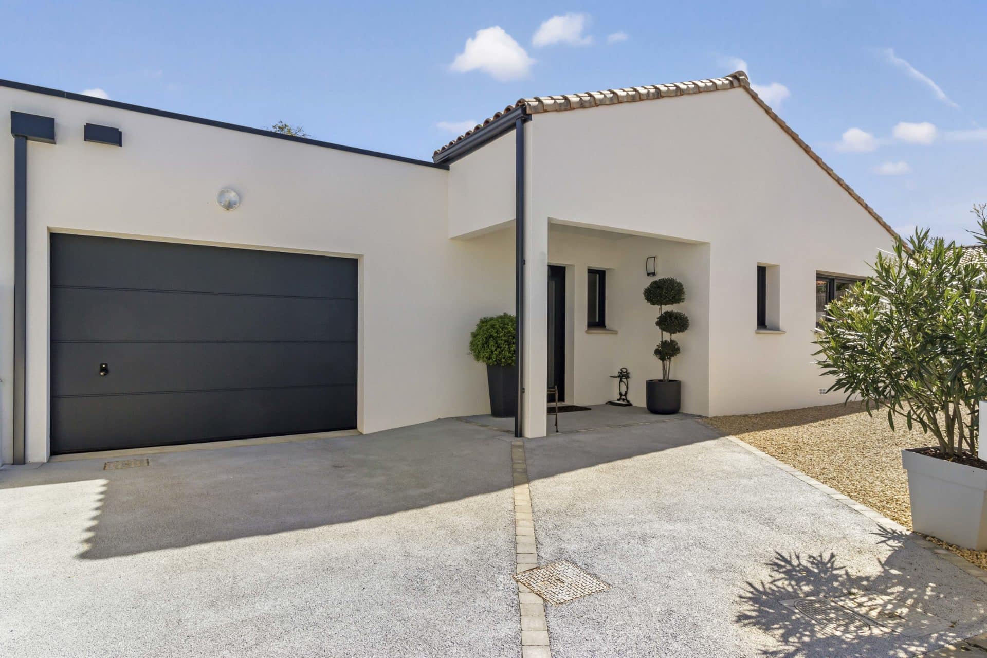 maison neuve Loire atlantique architecture traditionnelle et moderne