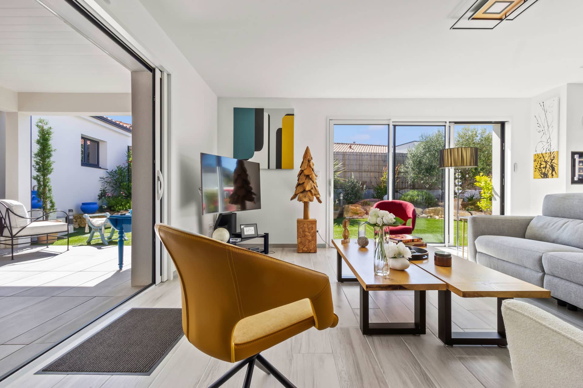 pièce de vie colorée maison neuve construction Loire atlantique