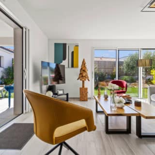 pièce de vie colorée maison neuve construction Loire atlantique