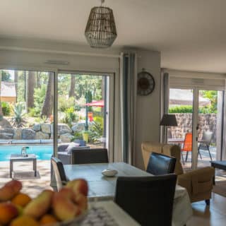 Pièce de vie lumineuse d’une maison de 118 m² à étage à Saint-Brevin-les-Pins