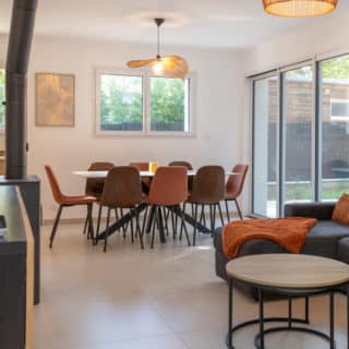 Salon et salle à manger lumineux dans une maison neuve de 99 m² à étage à Saint-Brévin-les-Pins